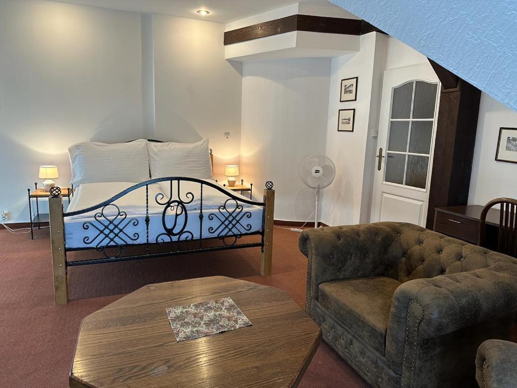 Lesni Hotel Perslak Nová Bystřice Dış mekan fotoğraf