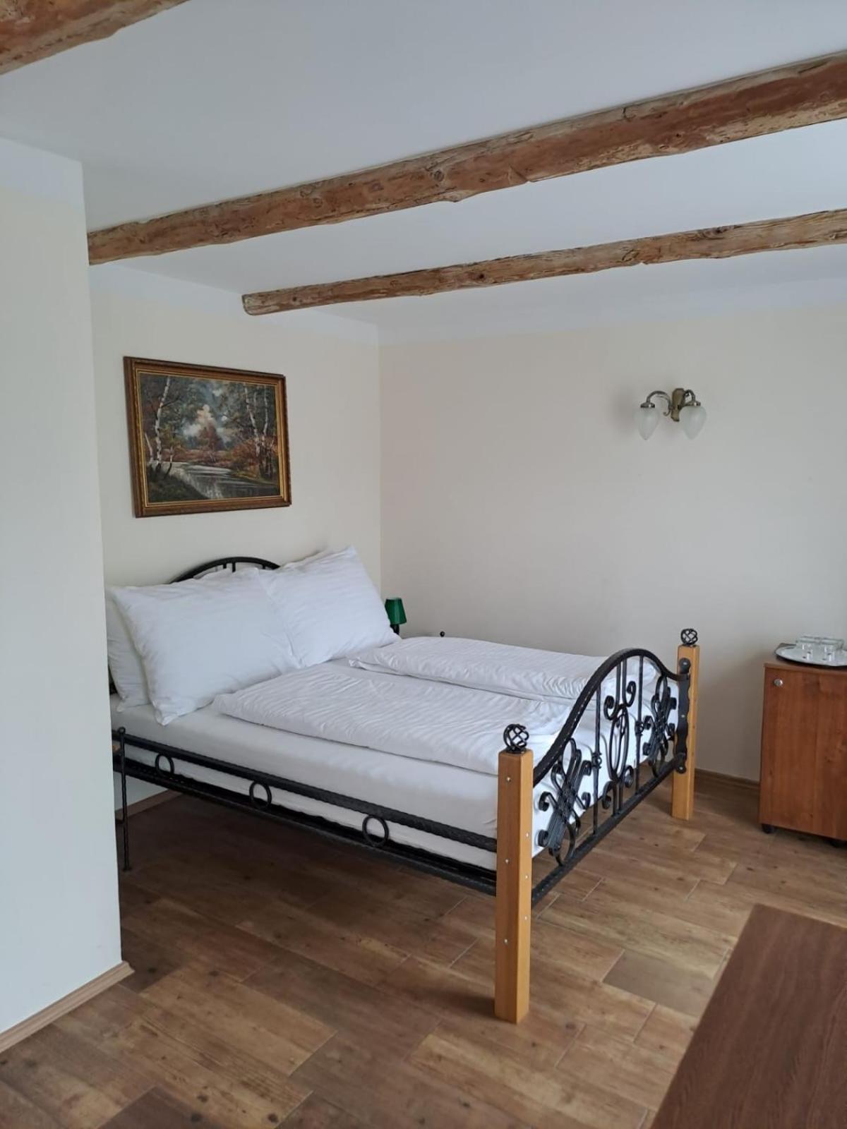 Lesni Hotel Perslak Nová Bystřice Dış mekan fotoğraf