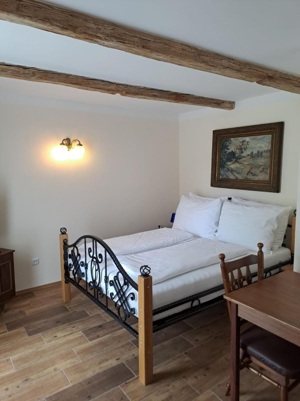 Lesni Hotel Perslak Nová Bystřice Dış mekan fotoğraf