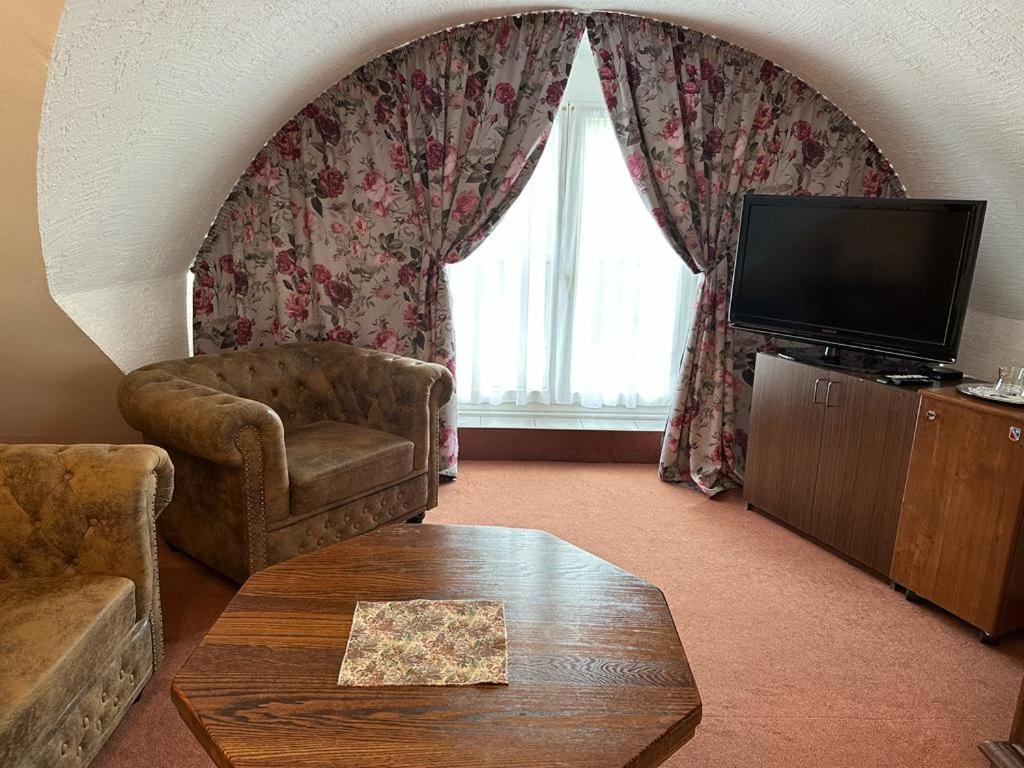 Lesni Hotel Perslak Nová Bystřice Dış mekan fotoğraf